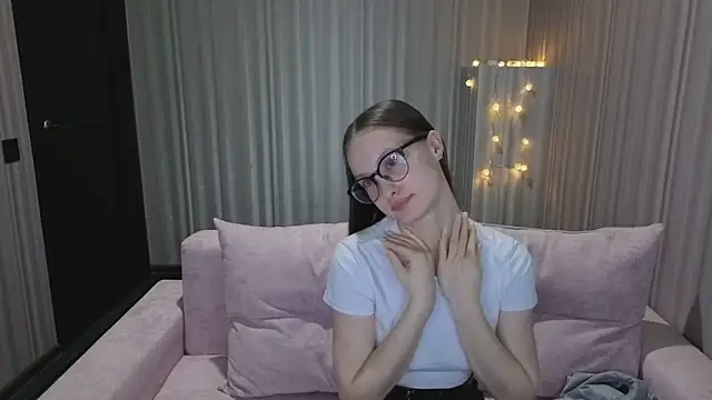 RoxyRay_'s Live XXX Chat