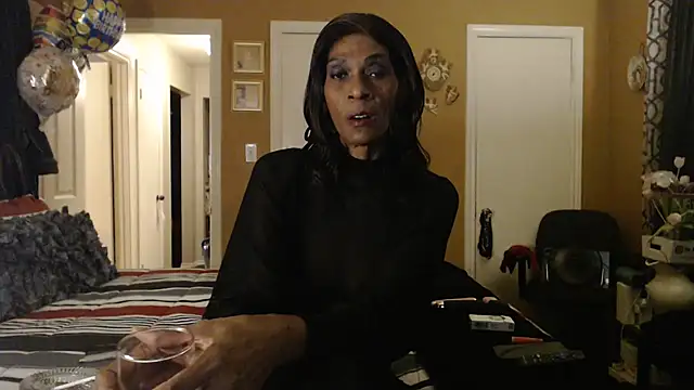 Živý XXX chat DivatheSnakecharmer