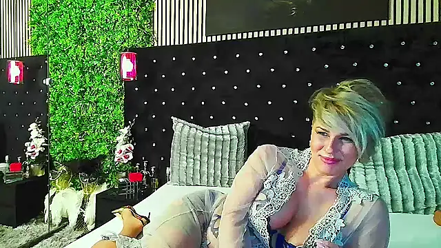 InannaStar Chat XXX live