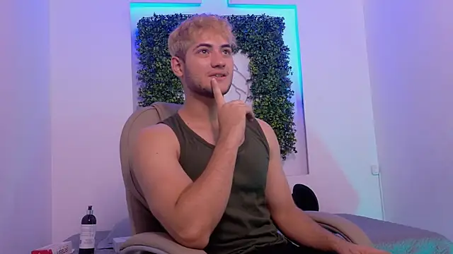 KaelSwitch's Live XXX Chat