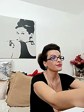 RebeccaNoble Chat XXX live