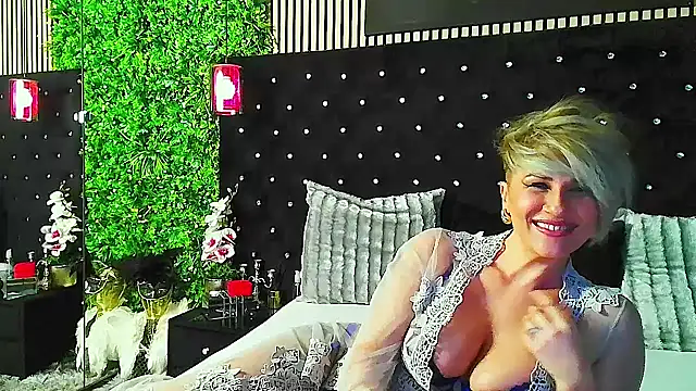 InannaStar Chat XXX live