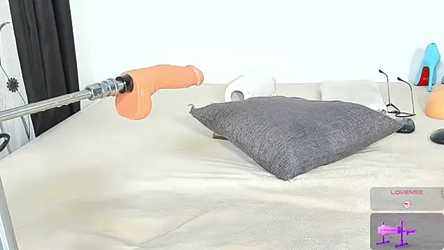 CREAMY_BUBBLEGUM élő XXX-chatje