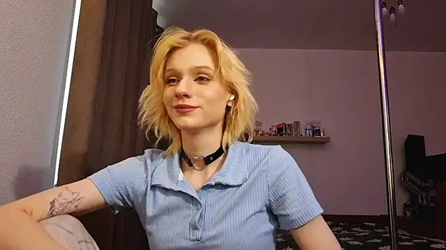 AuraNeveraのライブXXXチャット