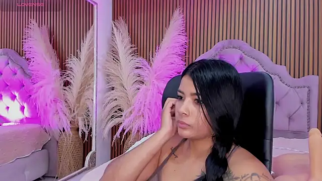 SelenaStonne's Live XXX Chat