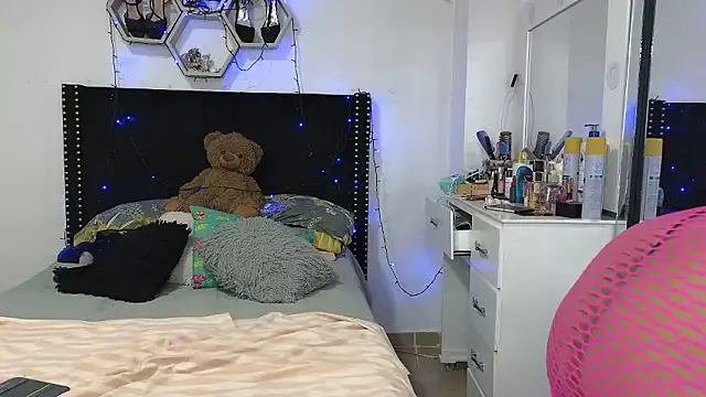 charlotte_077's Live XXX Chat