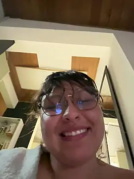 Larissa_Antonella Adlı Modelin Canlı XXX Sohbeti