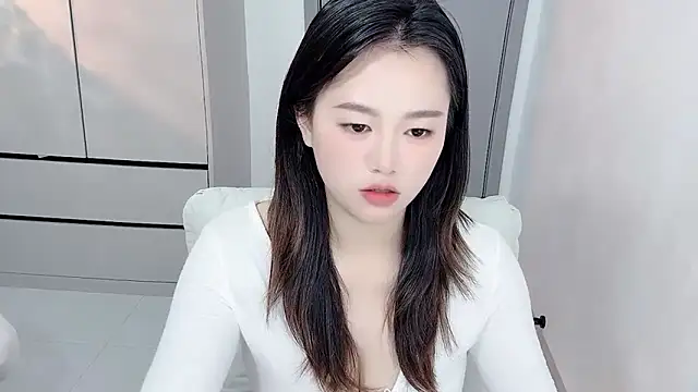 Amireux-8's Live XXX Chat