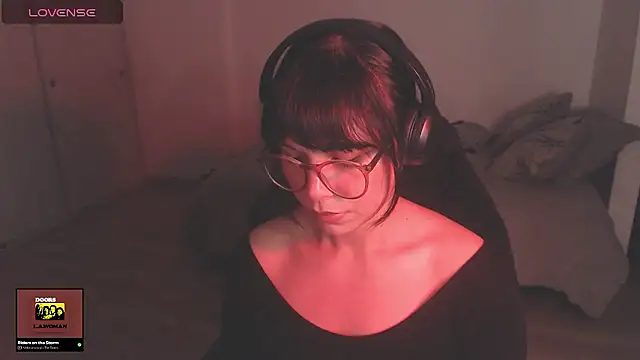 modjo_: διαδικτυακό σόου στην κάμερα