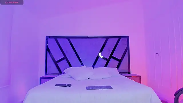 Agathaargent_ élő XXX-chatje