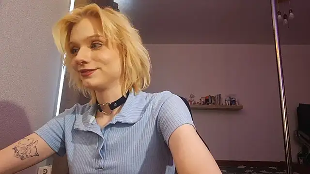 AuraNevera's Live XXX Chat