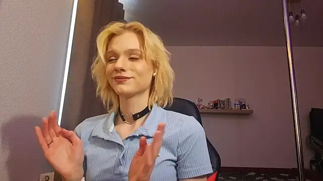 AuraNevera webcam show