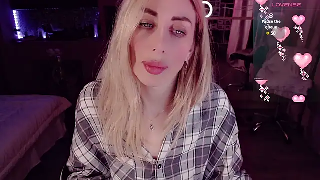 AnnieGOld_ élő XXX-chatje