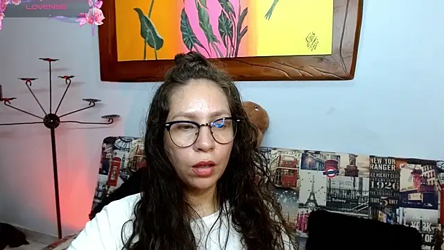 naihroby's Live XXX Chat