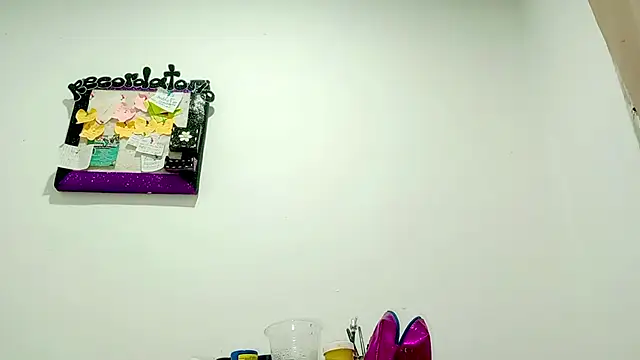 PetiteIvoryQueen19's Live XXX Chat