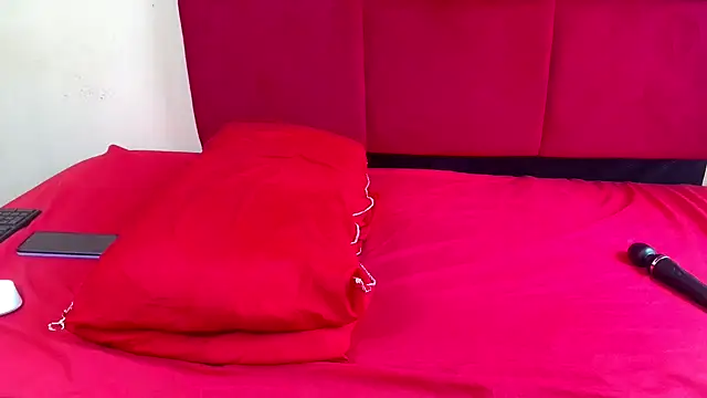 HugeTitisxx's Webcam Show