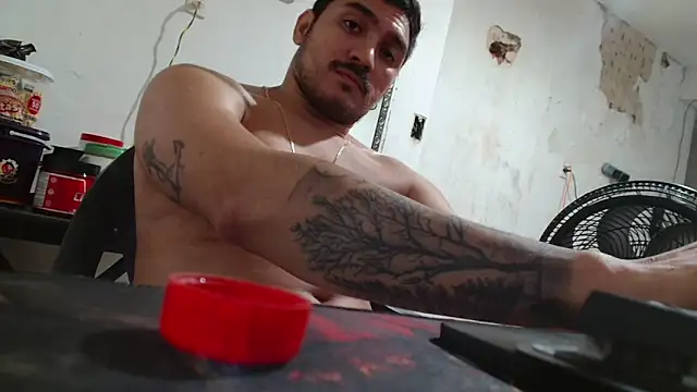 Leonino231's Live XXX Chat