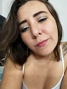 isabella_lovem élő XXX-chatje