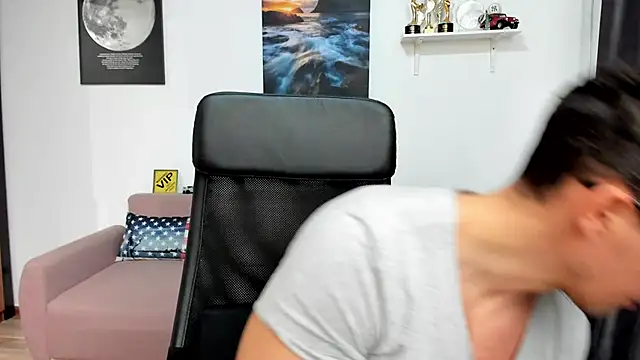 BrutusK08 即時 XXX 聊天