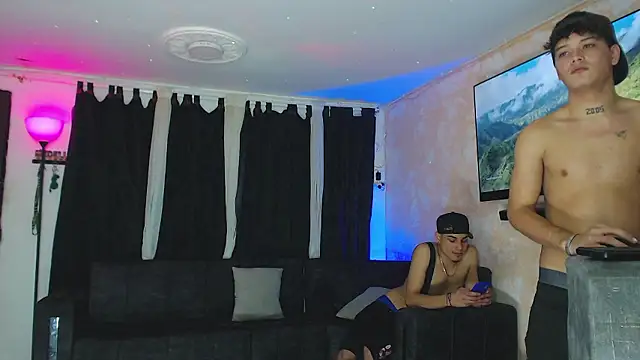 Oficial_KingOfHeavens' Webcam Show