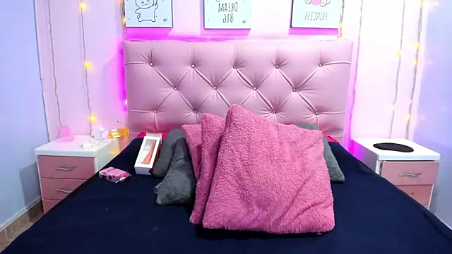 Issaa_Tyler's Live XXX Chat