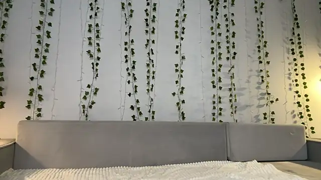 WhyEmmyCry: онлайн-секс-чат