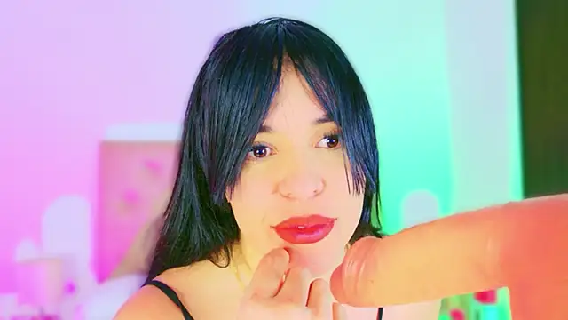 CharlootteEvans' Live XXX Chat