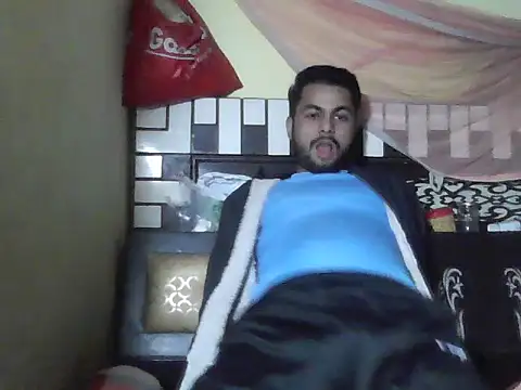 Stubborndesiboy: онлайн-секс-чат