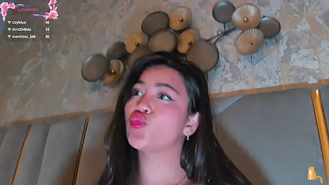 KimDevinne Adlı Modelin Canlı XXX Sohbeti