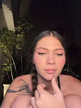 EmmaJhoons' Live XXX Chat