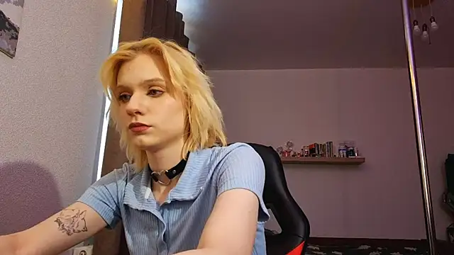 AuraNevera's Live XXX Chat