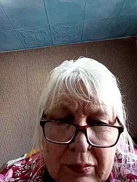 Alexia64231's Webcam Show