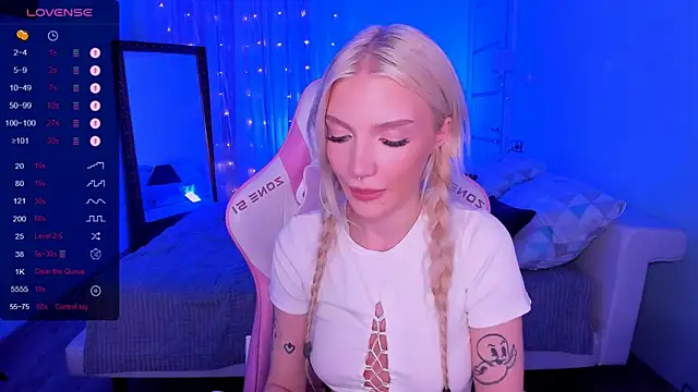 AnyaTaylor_ Chat XXX in diretta