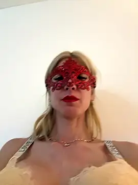 triiniiity's Live XXX Chat