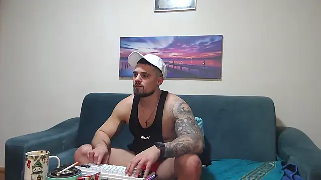 Tiberius_hunk Adlı Modelin Canlı XXX Sohbeti