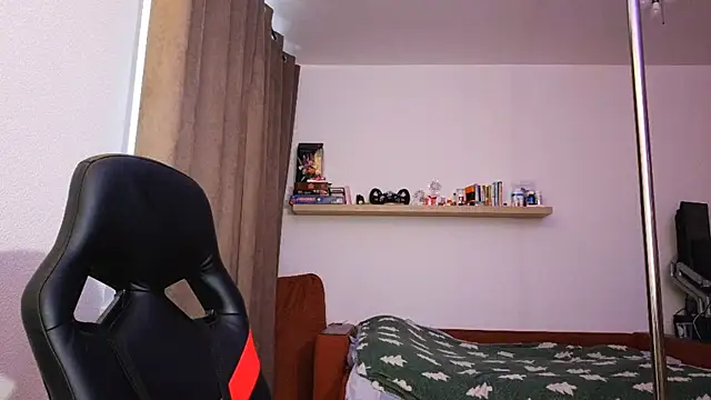 AuraNevera's Live XXX Chat