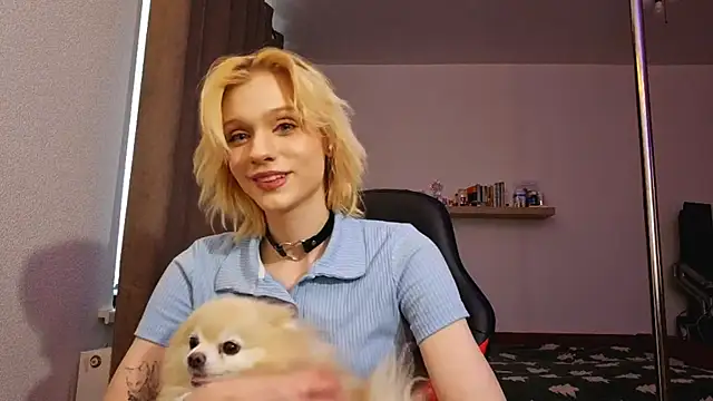 AuraNevera's Live XXX Chat