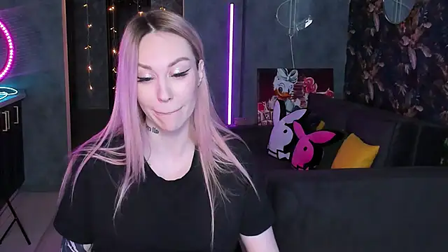 Blckmirrorr: онлайн-секс-чат