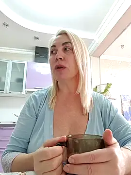 HotJanet: онлайн-секс-чат