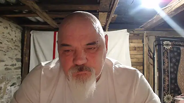 Онлайн чат XXX Newfiesausage1972