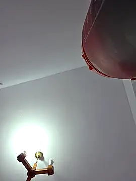 NeredaXxx: онлайн-секс-чат