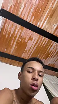 Show modela DavidLondo na web-kameri