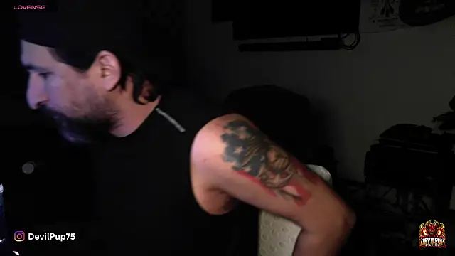 Chatroom XXX en direct de DevilPup75_