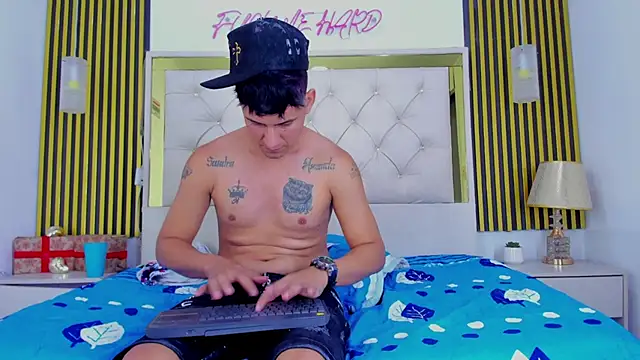 Sweet_kevin1 Live XXX-Chat