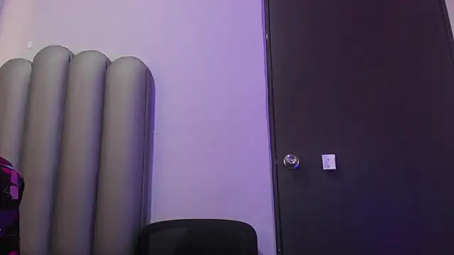 Ashley-03: онлайн-секс-чат