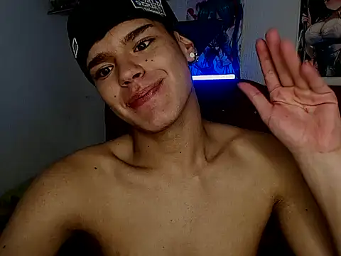 Онлайн чат XXX Kevinmiett