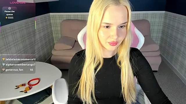 NicoletaCooper live XXX chat