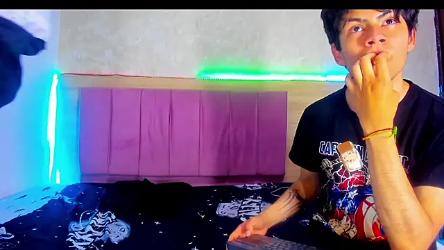 acoralivecm101's Live XXX Chat