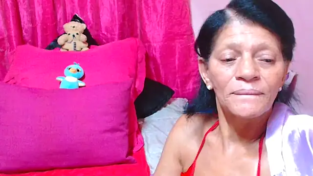 دردشة SLUTTYROXY الجنسية المباشرة