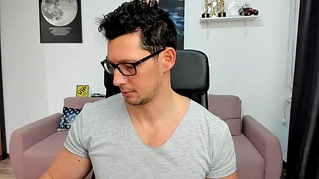 BrutusK08 élő XXX-chatje